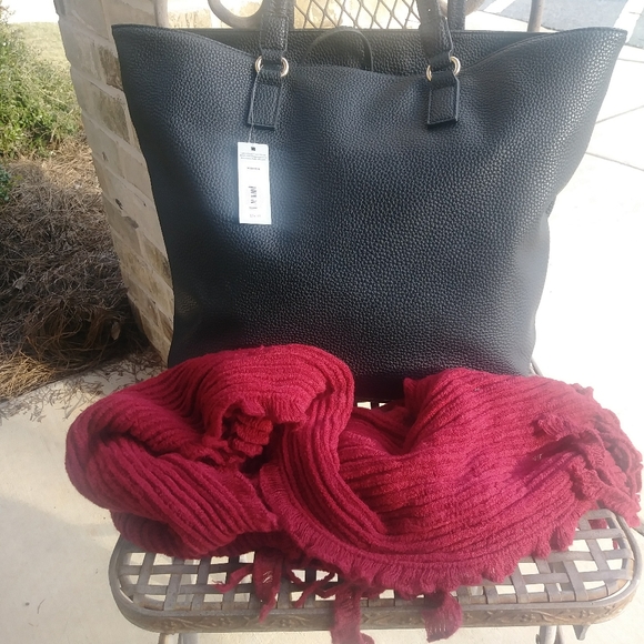 NEW APT. 9 Soft Tote Black - Picture 4 of 8